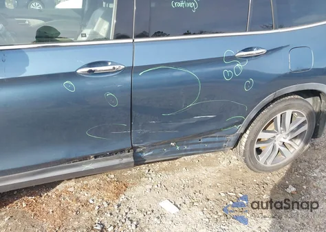 2016 Honda Pilot Touring z USA, uszkodzony, nr VIN 5FNYF5H95GB052902